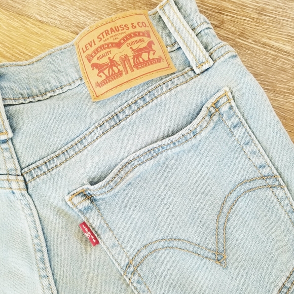 Levi's Women's High Rise Denim Jean Shorts Frayed Cut off EUC High Waist sz 26 - Picture 2 of 11